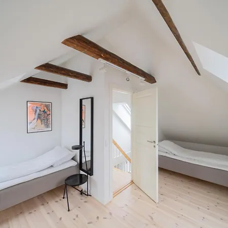 4-br With A Balcony In - 182 Lejlighed Hellerup