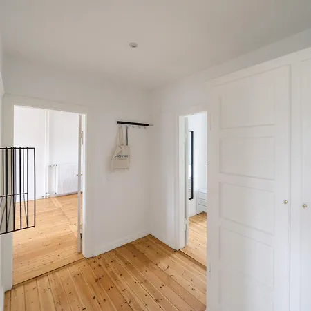 Lejlighed 4-br With A Balcony In - 182
