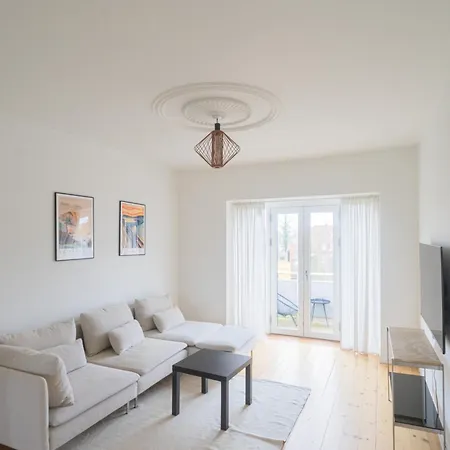 Lejlighed 4-br With A Balcony In - 182